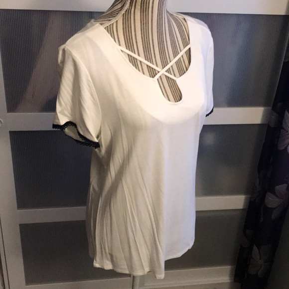 🔥1 hr SALE - Nanette Lepore Criss Cross Neck Tee - Picture 2 of 9